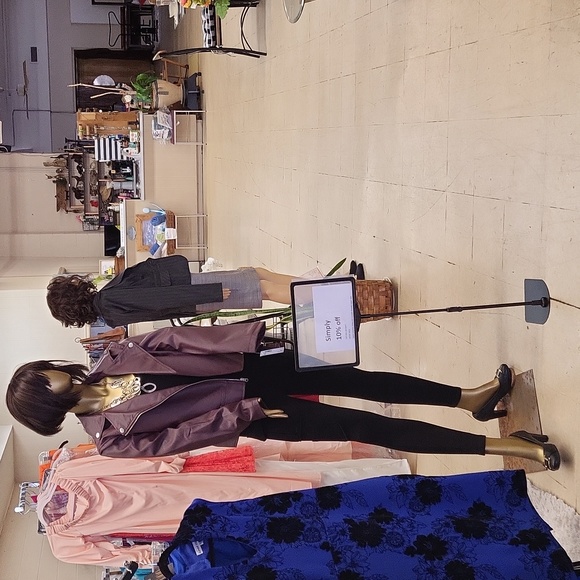 Vine & Valley jacket - Picture 2 of 3